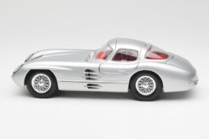 Mercedes 300 SLR Uhlenhaut Coupe Argintiu Maisto 1:18 536898 Metal - imaginea 4 din 8