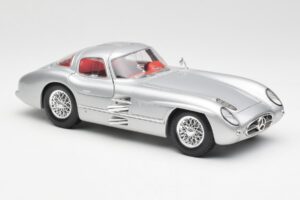Mercedes 300 SLR Uhlenhaut Coupe Argintiu Maisto 1:18 536898 Metal - imaginea 6 din 8