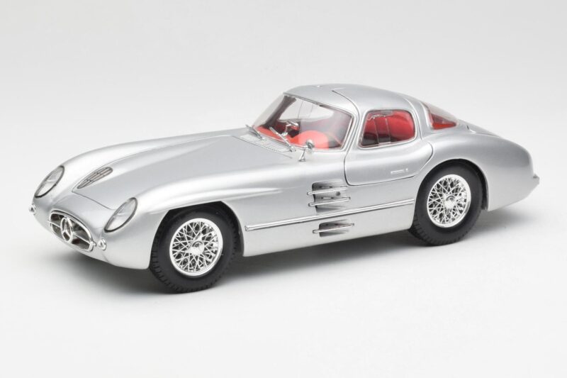 Mercedes 300 SLR Uhlenhaut Coupe Argintiu Maisto 1:18 536898 Metal
