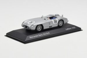 Mercedes 300 SLR #19 J.M. Fangio / S. Moss 24 Hours of Le Mans 1955 Minichamps 1:43 B66040253 Metal - imaginea 2 din 4