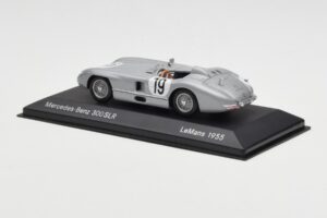 Mercedes 300 SLR #19 J.M. Fangio / S. Moss 24 Hours of Le Mans 1955 Minichamps 1:43 B66040253 Metal - imaginea 3 din 4