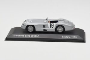 Mercedes 300 SLR #19 J.M. Fangio / S. Moss 24 Hours of Le Mans 1955 Minichamps 1:43 B66040253 Metal