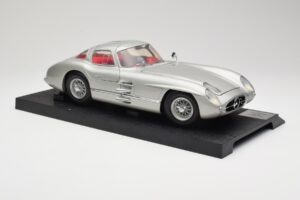 Mercedes 300 SLR Argintiu Revell 1:12 08851 Metal - imaginea 6 din 8