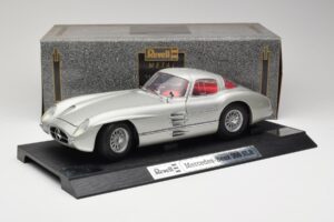 Mercedes 300 SLR Argintiu Revell 1:12 08851 Metal - imaginea 8 din 8