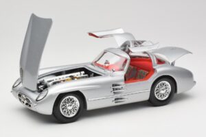 Mercedes 300 SLR Uhlenhaut Coupe Argintiu Maisto 1:18 36898 Metal - imaginea 2 din 8