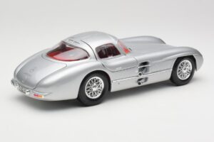 Mercedes 300 SLR Uhlenhaut Coupe Argintiu Maisto 1:18 36898 Metal - imaginea 3 din 8