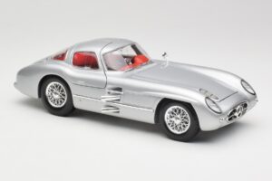 Mercedes 300 SLR Uhlenhaut Coupe Argintiu Maisto 1:18 36898 Metal - imaginea 6 din 8