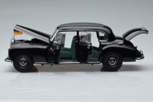 Mercedes 300 W186 Konrad Adenauer Norev 1:18 183707 Metal - imaginea 4 din 9