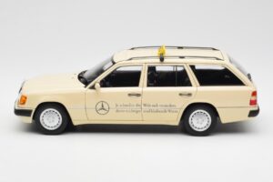 Mercedes 300D S124 T-Model Fildeș Deschis Taxi Ediție Dealer Norev 1:18 B66040702 Metal - imaginea 4 din 8