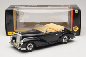 Mercedes 300S Negru Maisto 1:18 52116-P1 Metal - imaginea 8 din 8