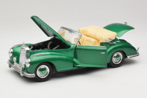Mercedes 300S Cabriolet Green Metallic Maisto 1:18 52116 Metal - imaginea 2 din 7