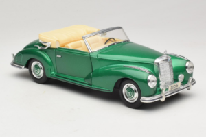 Mercedes 300S Cabriolet Green Metallic Maisto 1:18 52116 Metal - imaginea 5 din 7