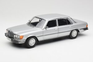 Mercedes 450 SEL 6.9 W116 Argintiu Revell 1:18 8955 Metal