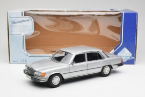 Mercedes 450 SEL 6.9 W116 Argintiu Revell 1:18 8955 Metal - imaginea 8 din 8
