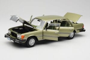 Mercedes 450 SEL W116 J.R. Ewing Dallas Verde Argintiu Norev 1:18 183975 Metal - imaginea 3 din 8