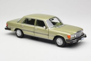 Mercedes 450 SEL W116 J.R. Ewing Dallas Verde Argintiu Norev 1:18 183975 Metal - imaginea 4 din 8