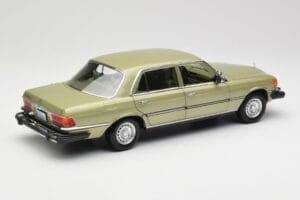 Mercedes 450 SEL W116 J.R. Ewing Dallas Verde Argintiu Norev 1:18 183975 Metal - imaginea 5 din 8