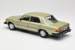 Mercedes 450 SEL W116 J.R. Ewing Dallas Verde Argintiu Norev 1:18 183975 Metal - imaginea 6 din 8