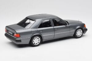 Mercedes 500 E W124 Pearl Gri Norev 1:18 183946 Metal - imaginea 3 din 8