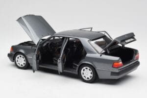 Mercedes 500 E W124 Pearl Gri Norev 1:18 183946 Metal - imaginea 5 din 8