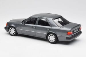 Mercedes 500 E W124 Pearl Gri Norev 1:18 183946 Metal - imaginea 7 din 8