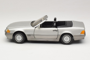Mercedes SL 500 R129 Argintiu Revell 1:18 8801-P1 Metal - imaginea 4 din 8