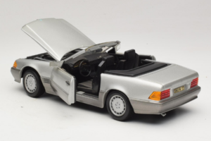 Mercedes SL 500 R129 Argintiu Revell 1:18 8801-P1 Metal - imaginea 5 din 8