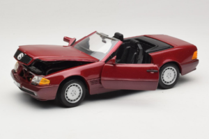 Mercedes 500 SL R129 Roșu Închis Revell 1:18 8801 Metal - imaginea 2 din 8