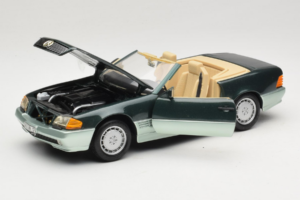 Mercedes 500 SL R129 Verde Argintiu Revell 1:18 8802 Metal - imaginea 2 din 8