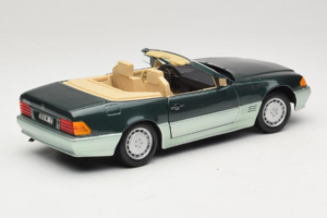 Mercedes 500 SL R129 Verde Argintiu Revell 1:18 8802 Metal - imaginea 3 din 8