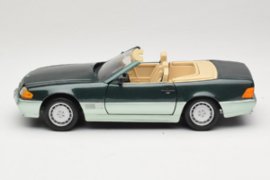Mercedes 500 SL R129 Verde Argintiu Revell 1:18 8802 Metal - imaginea 4 din 8