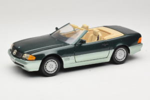 Mercedes 500 SL R129 Verde Argintiu Revell 1:18 8802 Metal
