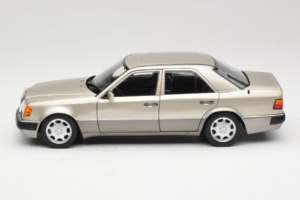 Mercedes 500E W124 Smoke Silver Ediție Dealer Norev 1:18 B66040724 Metal - imaginea 4 din 8