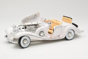 Mercedes 500K Special Roadster Alb Premiere Edition Maisto 1:18 536055 Metal - imaginea 2 din 8