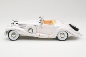 Mercedes 500K Special Roadster Alb Premiere Edition Maisto 1:18 536055 Metal - imaginea 4 din 8
