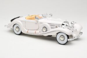 Mercedes 500K Special Roadster Alb Premiere Edition Maisto 1:18 536055 Metal - imaginea 6 din 8