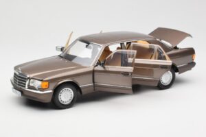 Mercedes 560 SEL W126 Impala Maro Ediție Dealer Norev 1:18 B66040646 Metal - imaginea 2 din 8