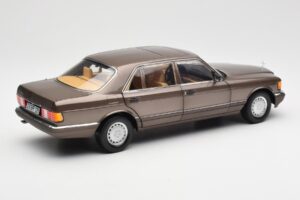 Mercedes 560 SEL W126 Impala Maro Ediție Dealer Norev 1:18 B66040646 Metal - imaginea 3 din 8