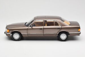 Mercedes 560 SEL W126 Impala Maro Ediție Dealer Norev 1:18 B66040646 Metal - imaginea 4 din 8