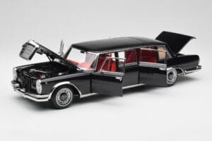 Mercedes 600 Pullman W100 Negru NZG 1:18 1071/50 Metal - imaginea 2 din 8