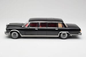 Mercedes 600 Pullman W100 Negru NZG 1:18 1071/50 Metal - imaginea 4 din 8