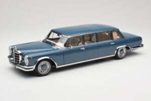 Mercedes 600 Pullman W100 Albastru NZG 1:18 B66040707 Metal