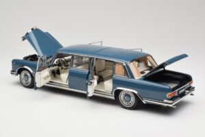 Mercedes 600 Pullman W100 Albastru NZG 1:18 B66040707 Metal - imaginea 5 din 8