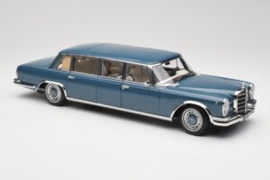 Mercedes 600 Pullman W100 Albastru NZG 1:18 B66040707 Metal - imaginea 6 din 8