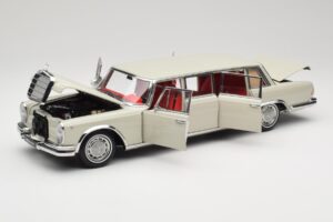 Mercedes 600 Pullman W100 Gri Deschis NZG 1:18 B66040708 Metal - imaginea 2 din 8