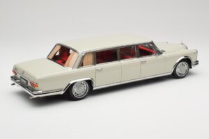 Mercedes 600 Pullman W100 Gri Deschis NZG 1:18 B66040708 Metal - imaginea 3 din 8