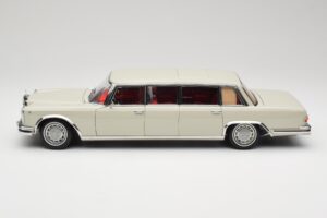 Mercedes 600 Pullman W100 Gri Deschis NZG 1:18 B66040708 Metal - imaginea 4 din 8