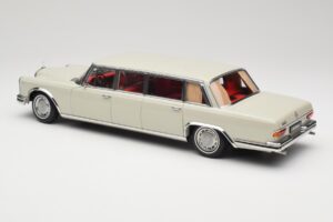 Mercedes 600 Pullman W100 Gri Deschis NZG 1:18 B66040708 Metal - imaginea 7 din 8