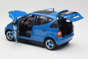 Mercedes A-Class W168 Albastru Deschis Maisto 1:18 37800-M5 Metal - imaginea 5 din 8