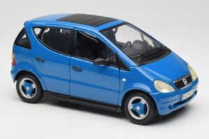 Mercedes A-Class W168 Albastru Deschis Maisto 1:18 37800-M5 Metal - imaginea 6 din 8